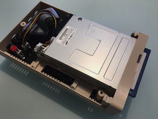 Commodore 1581 Interior